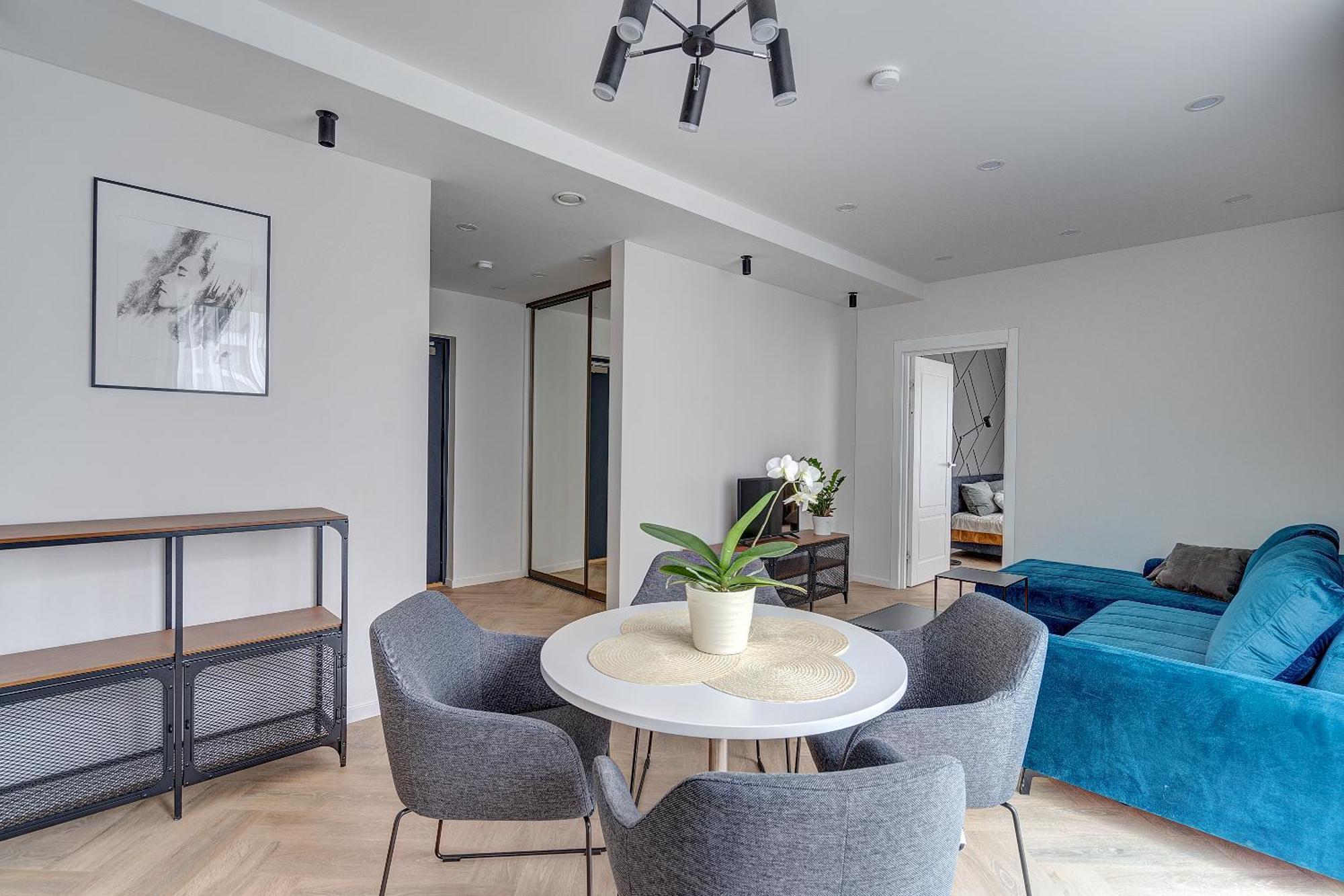 Apartment In Center